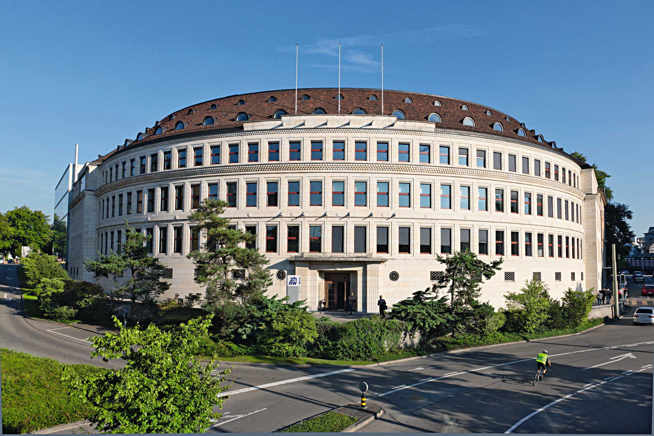 School of Management and Law, Zurich University of Applied Sciences (ZHAW)